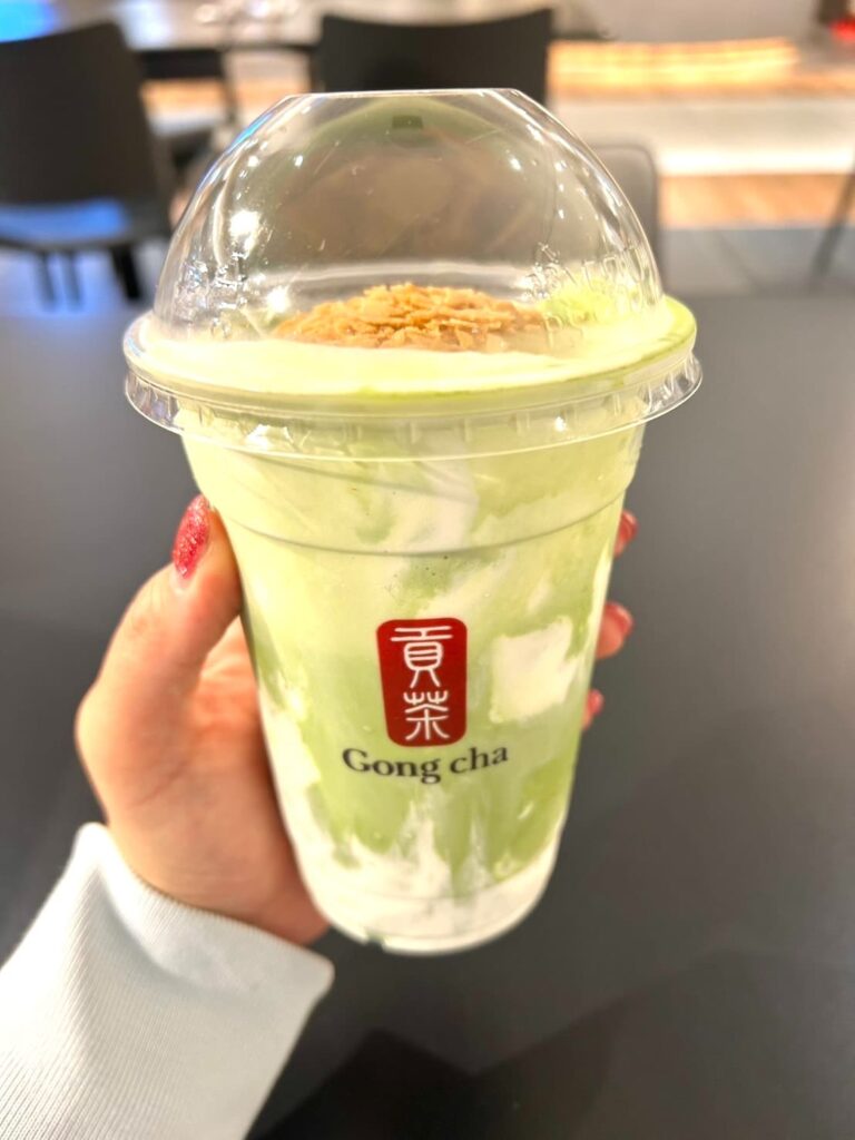 一番摘み抹茶　サクサククレープ フローズンティー手持ち