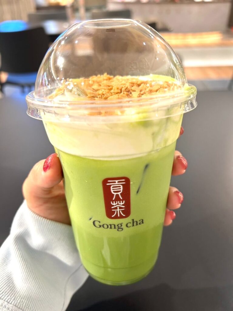一番摘み抹茶　サクサククレープ ミルクティー手持ち